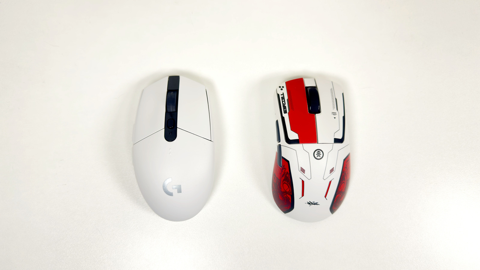 左がG304、右がXlite V4 Mini